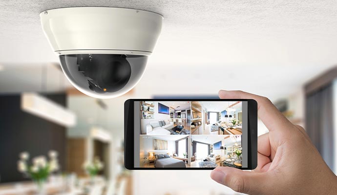 indoor security camera accessing with smartphone