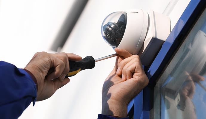 Person installing varifocal camera